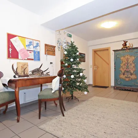 Huber-4 Apartment *